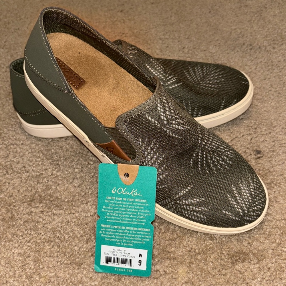NWT Olukai Ladies Pehuea slip on shoes